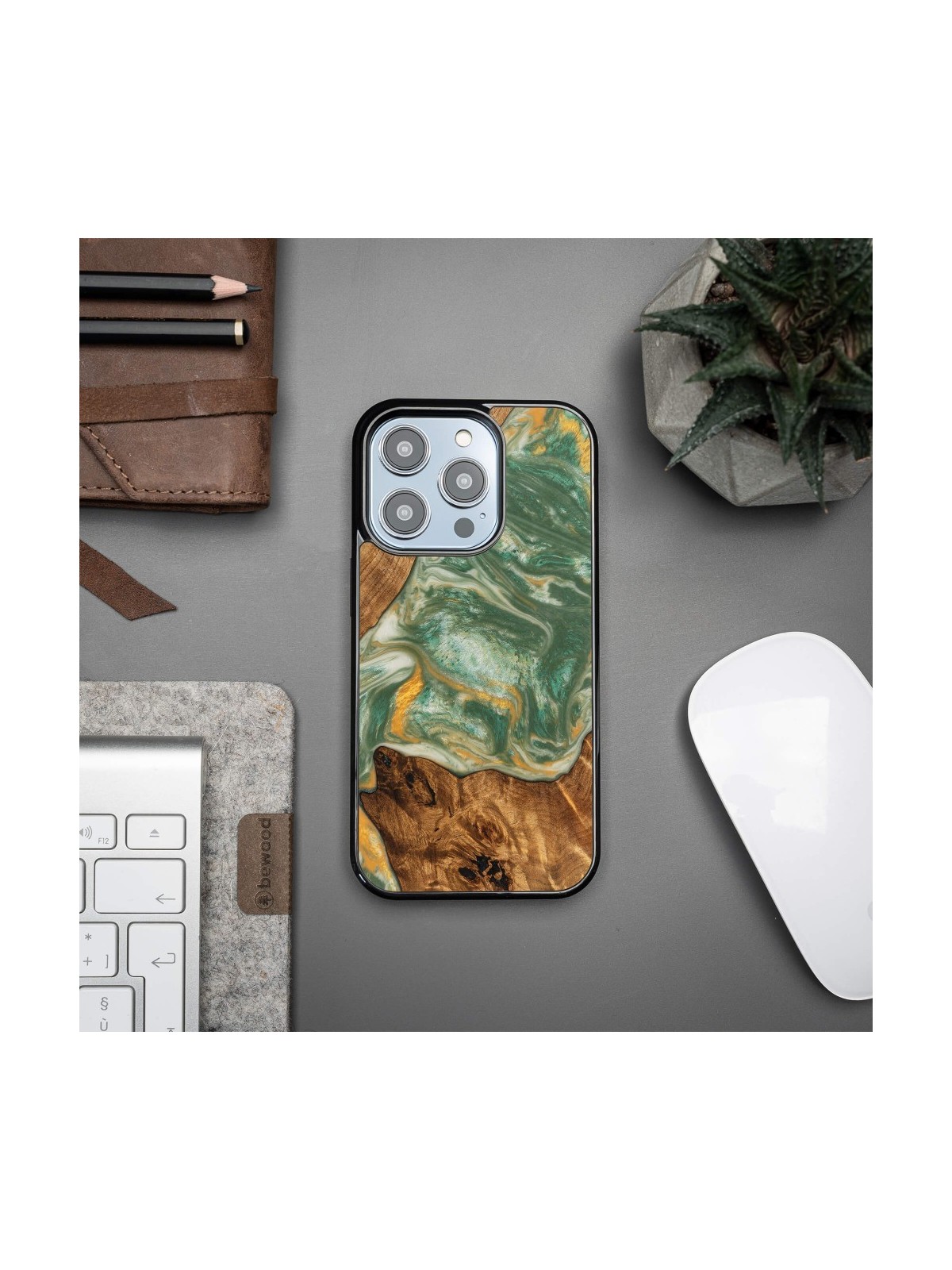 Resin & Wood iPhone 15 series case – 4 Elements – Water