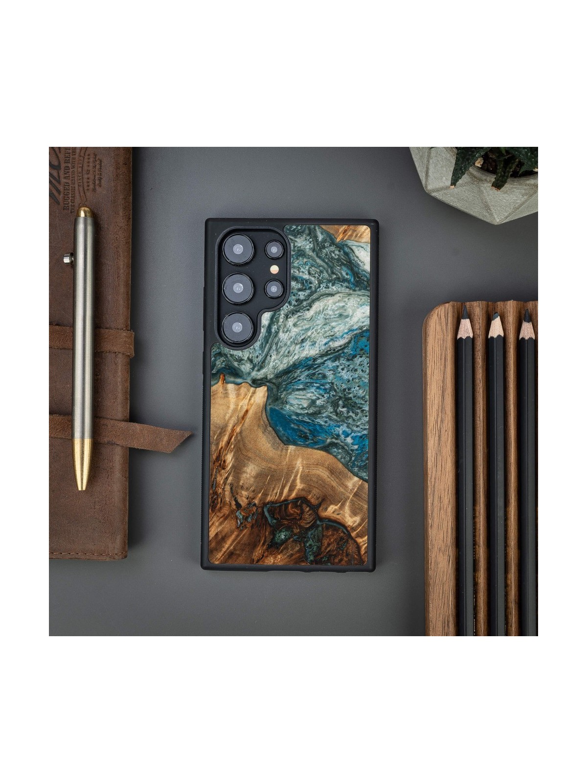 Resin & Wood Samsung S24 series case – Planets - Earth